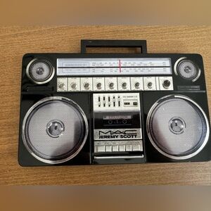 MAC x Jeremy Scott Eye Shadow x 29 AM FM Cassette Lo-Fi